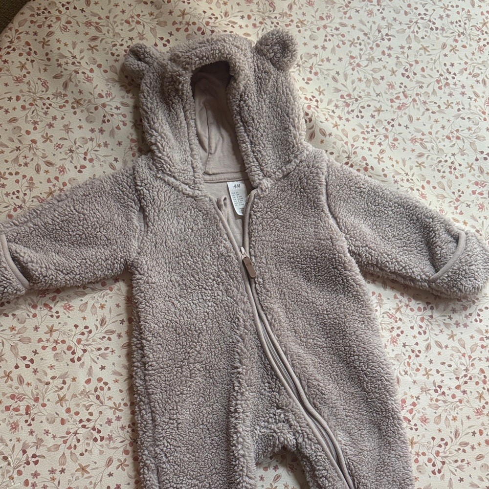 Cozy and warm onesie with bear ear hood